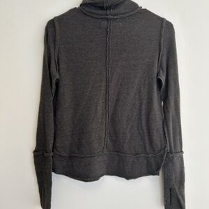 FREE PEOPLE  WE THE FREE RAW SEAM TURTLENECK OLIVE GREEN SMALL